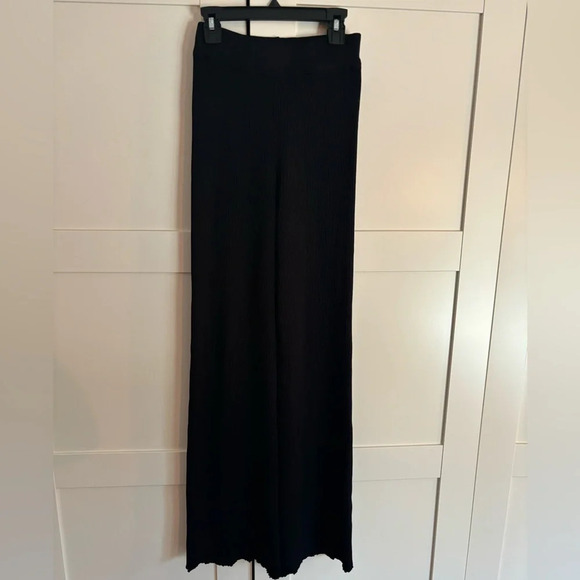 Lioness Pants - Lioness Ribbed Lounge Pants in Black Size Small from Revolve